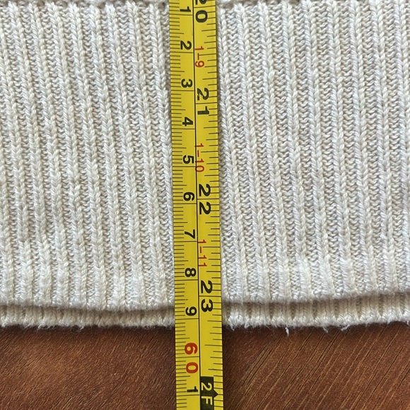 EUC Gap boat neck khaki knit light sweater - Picture 8 of 12